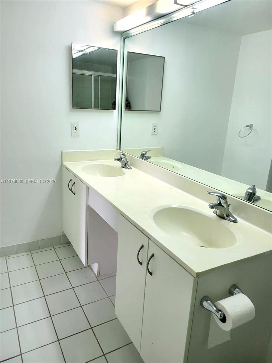 Photo of 3300 191st St  #814, Aventura, Florida, 33180 - 