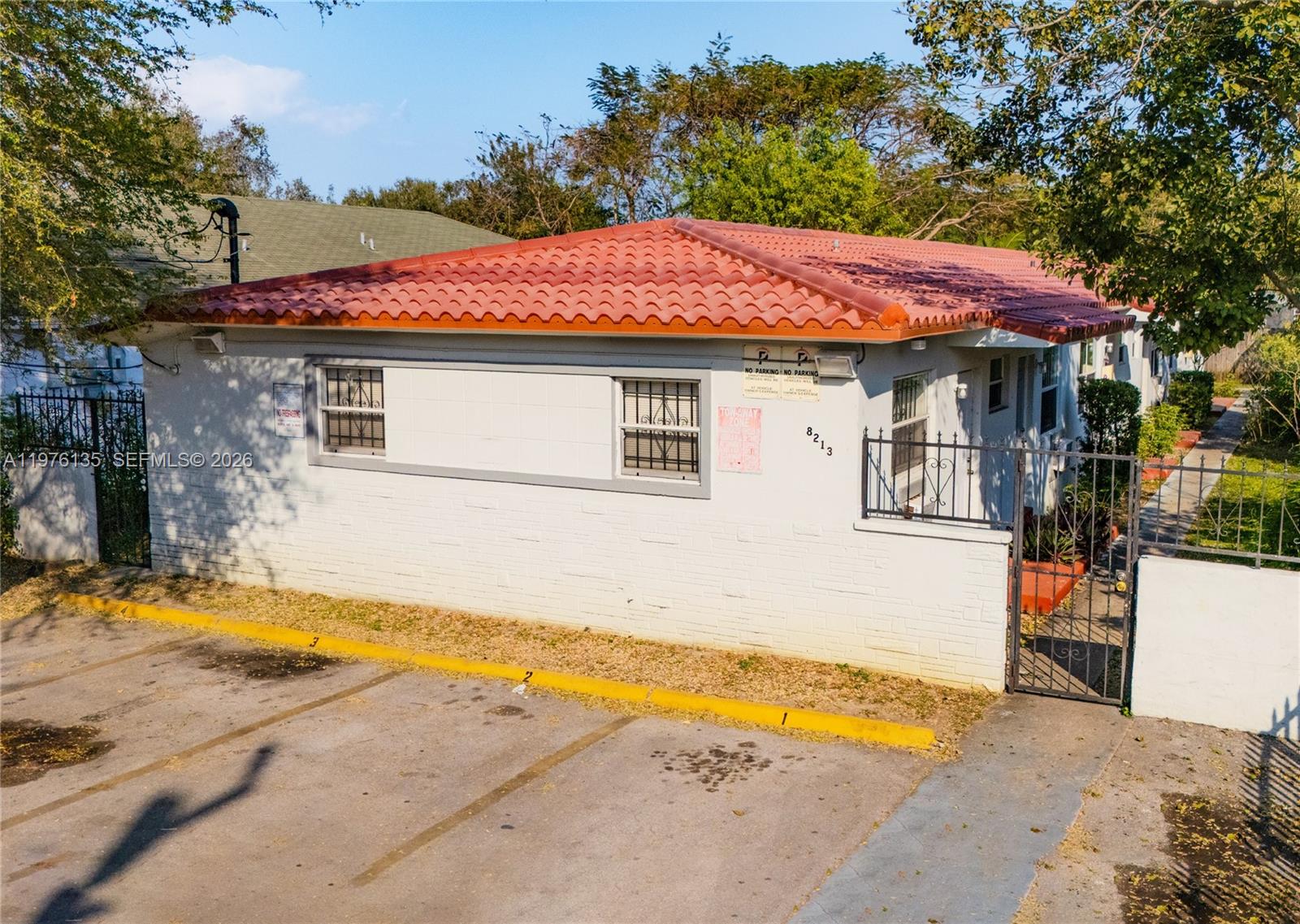   /   sq. ft. $ 2026-03-04 0 foto