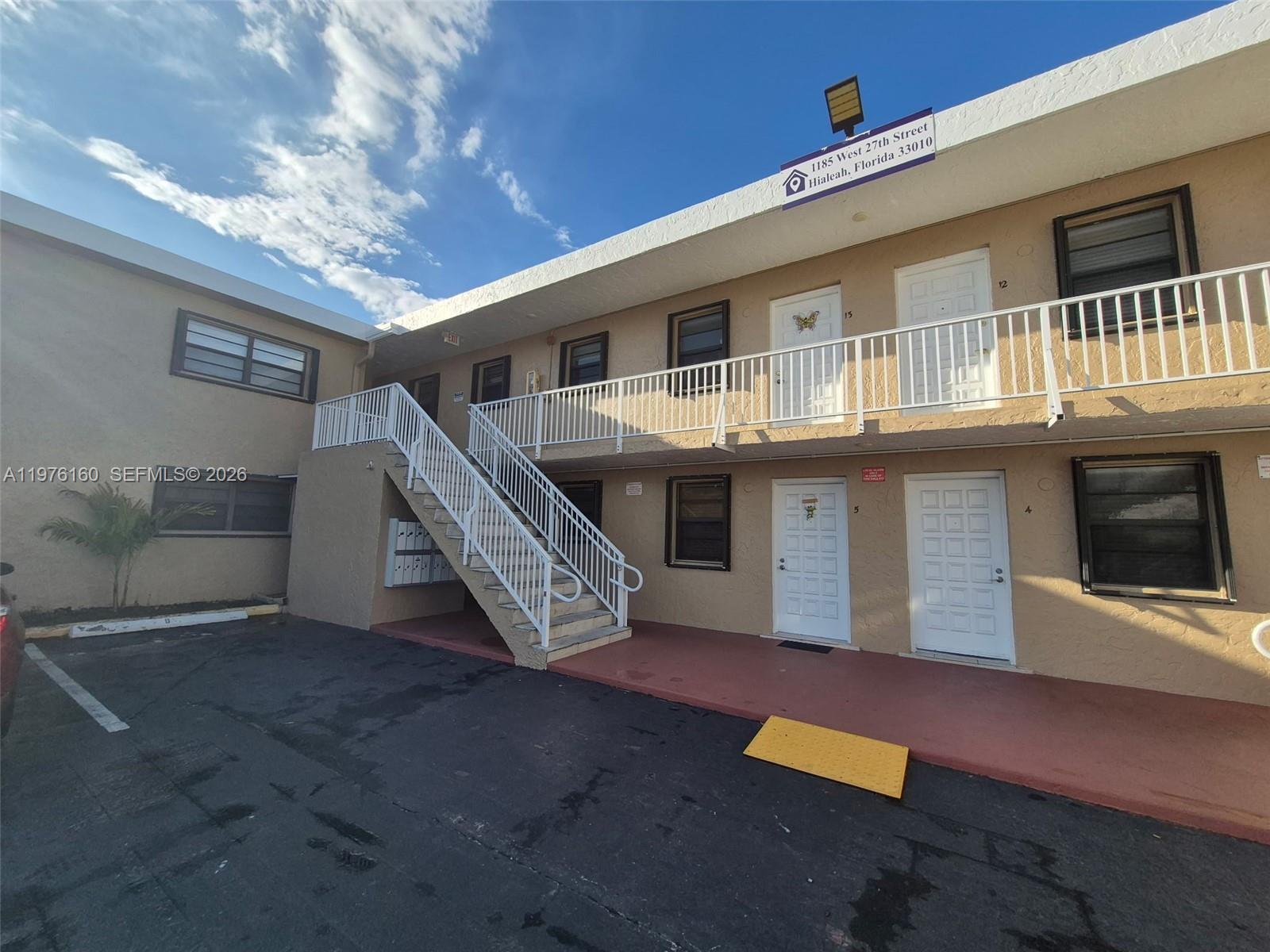   /   sq. ft. $ 2026-03-04 0 foto