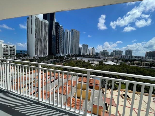 1006 2 / 2 1232 кв.футов $ 2026-04-06 0 Фото