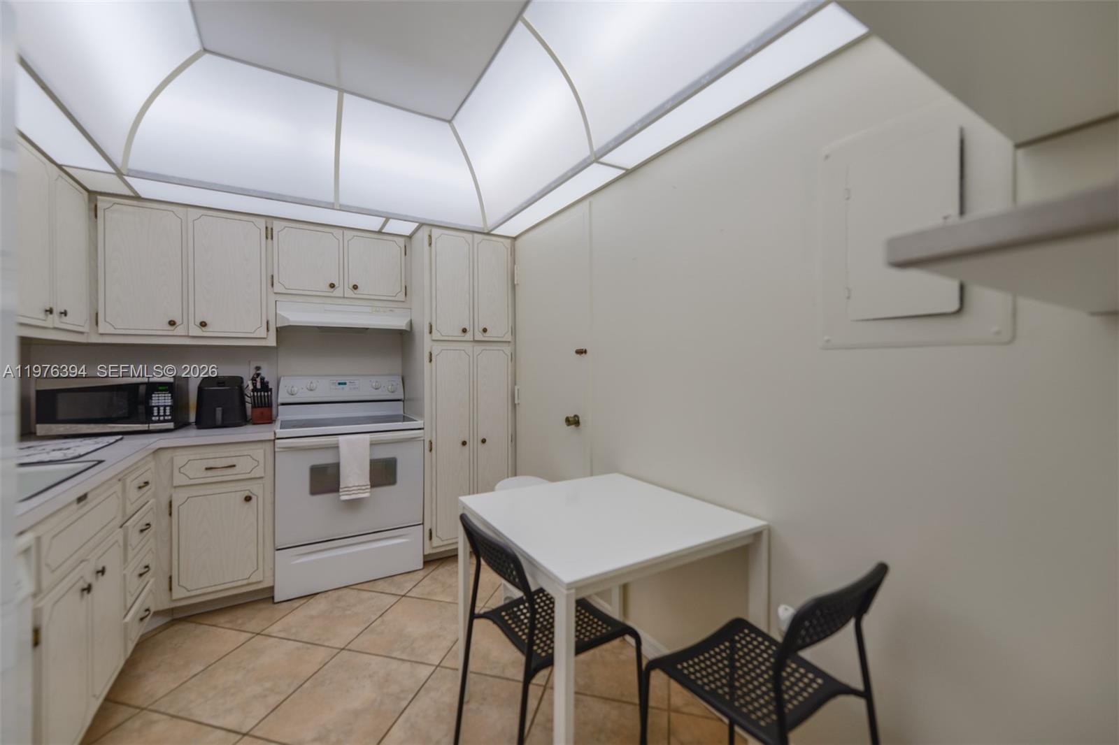 4L 1 / 2 870 sq. ft. $ 2026-03-06 0 Photo