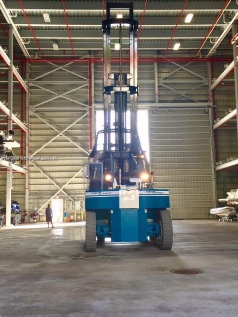   /   sq. ft. $ 2026-03-04 0 foto