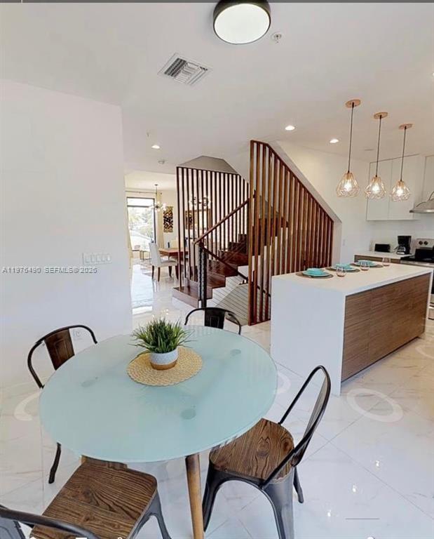   /  8203 sq. ft. $ 2026-03-04 0 foto