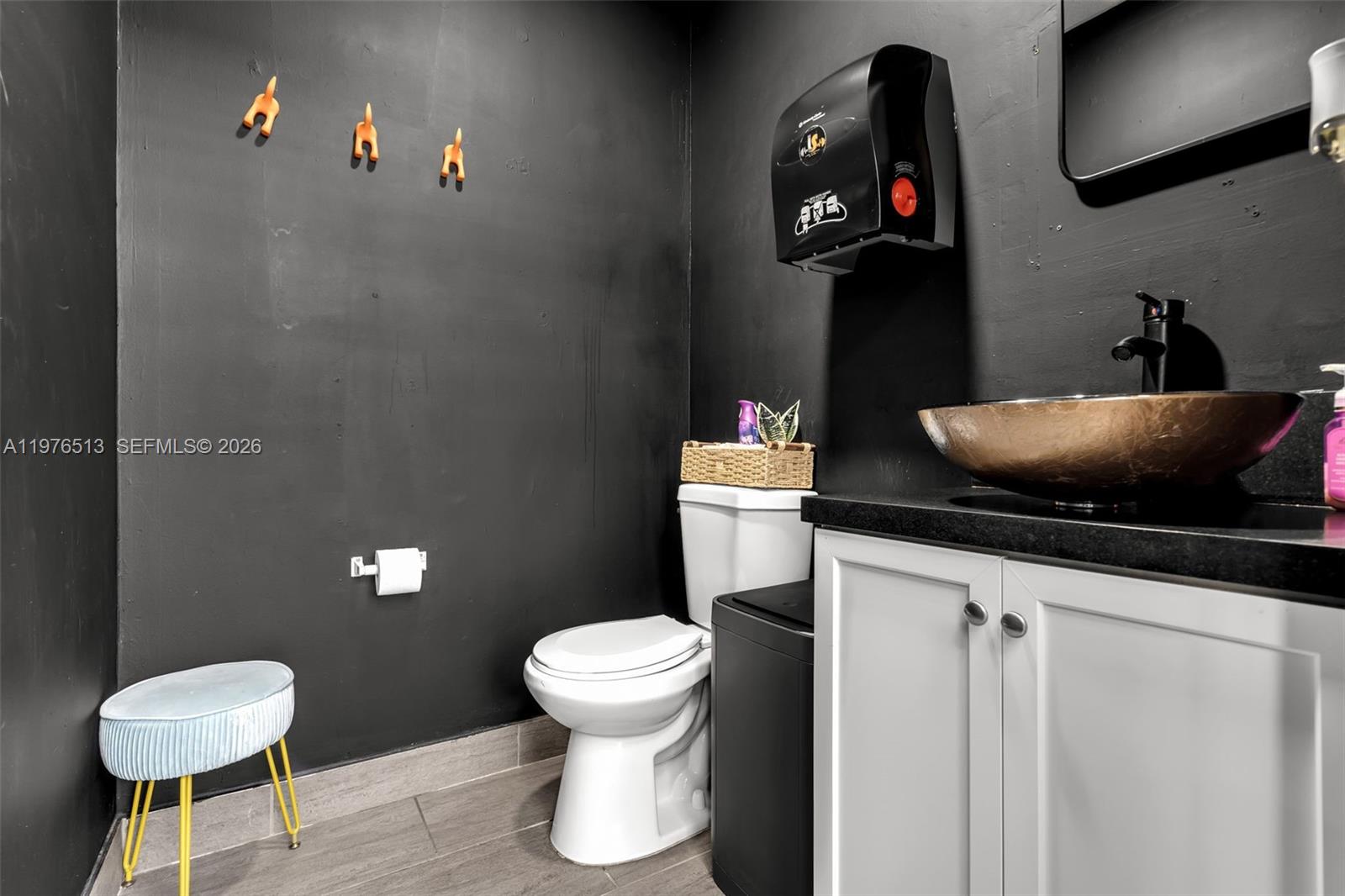   /   кв.футов $ 2026-03-04 0 Фото