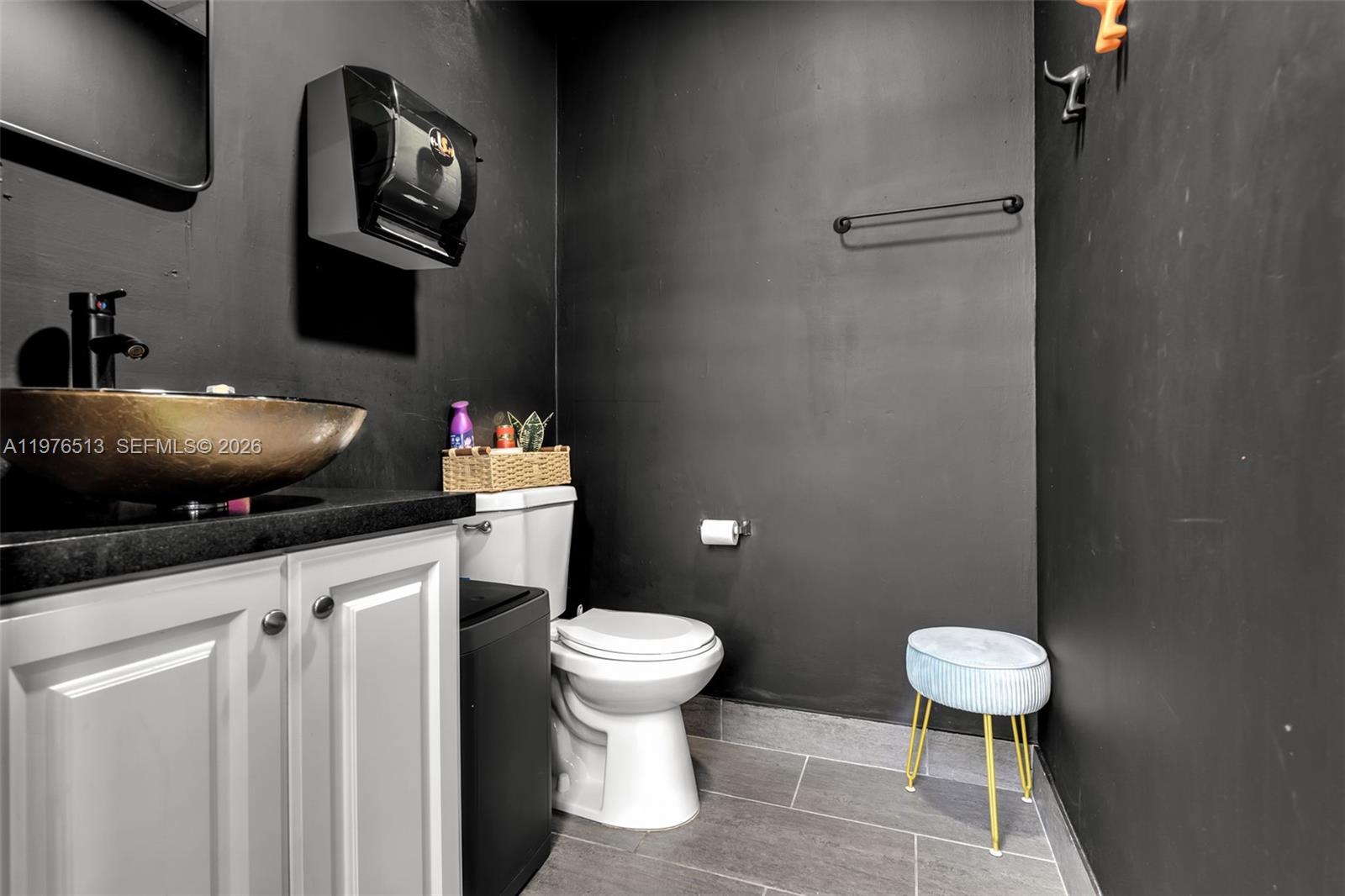   /   кв.футов $ 2026-03-04 0 Фото