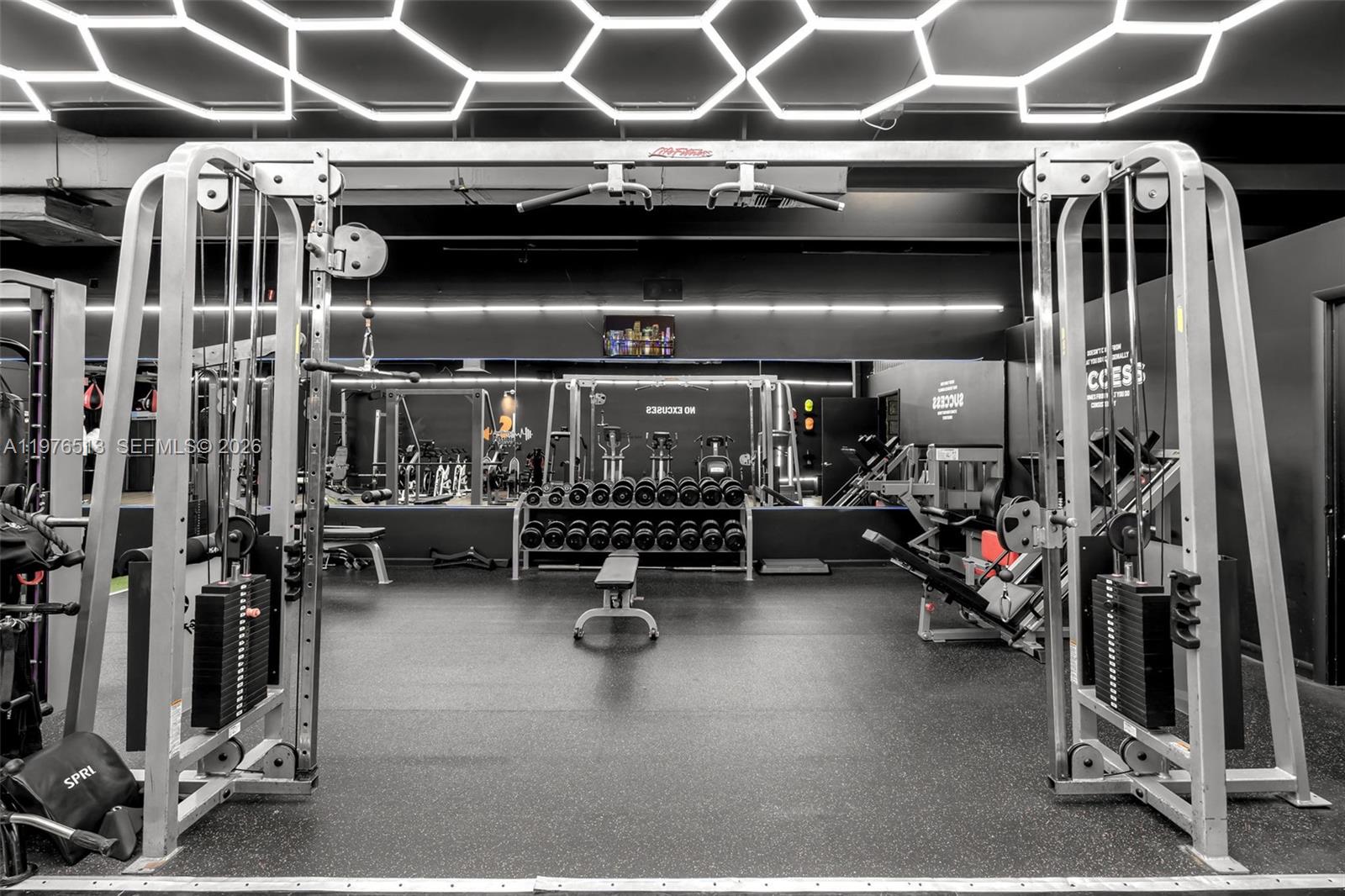   /   кв.футов $ 2026-03-04 0 Фото