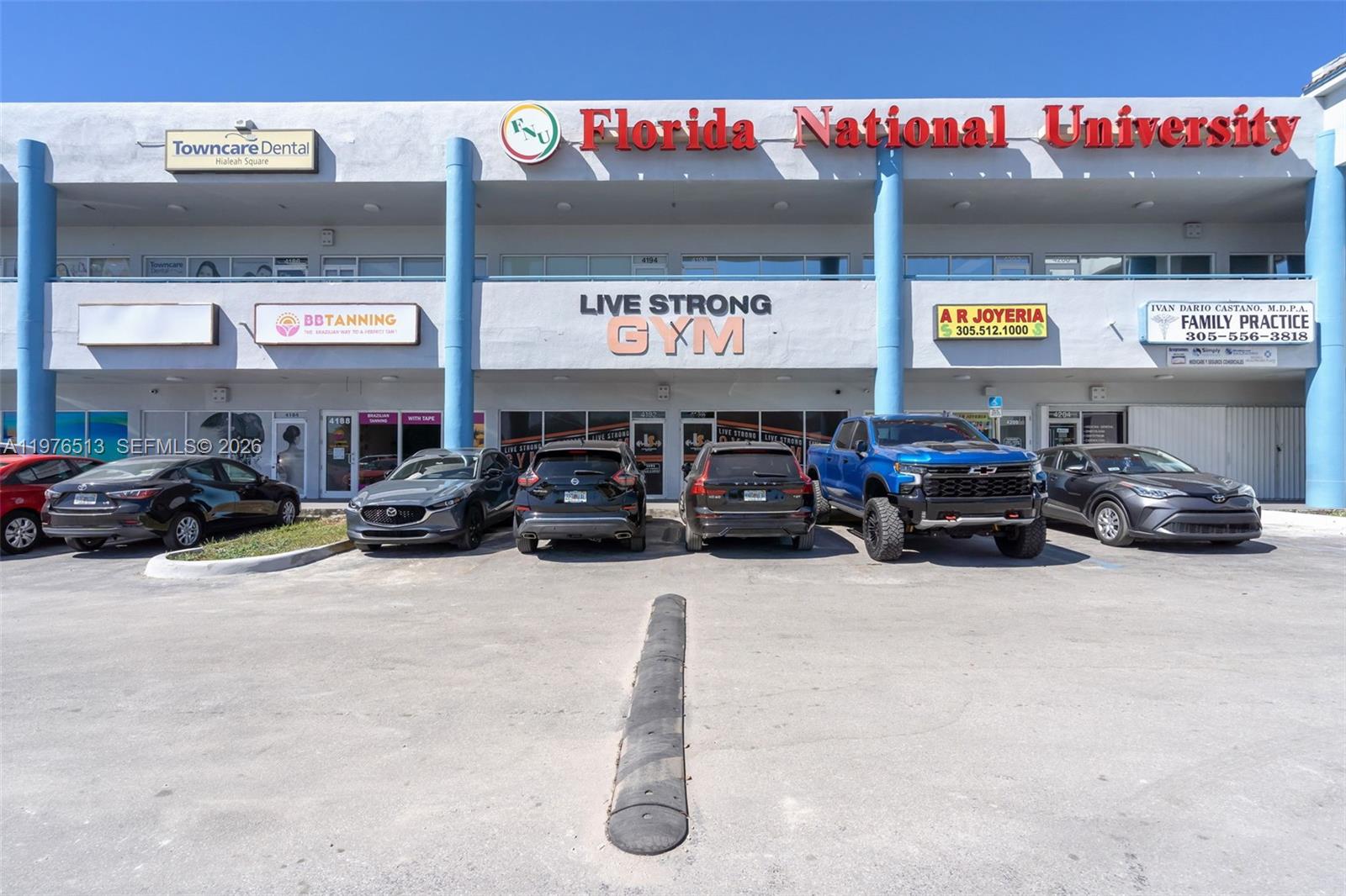   /   кв.футов $ 2026-03-04 0 Фото