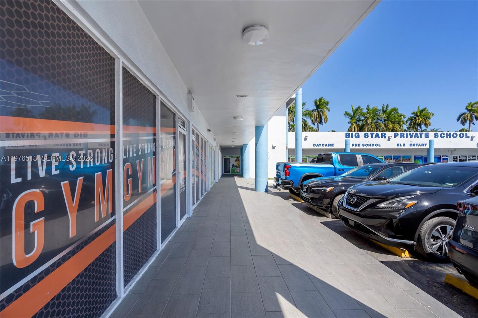   /   кв.футов $ 2026-03-04 0 Фото