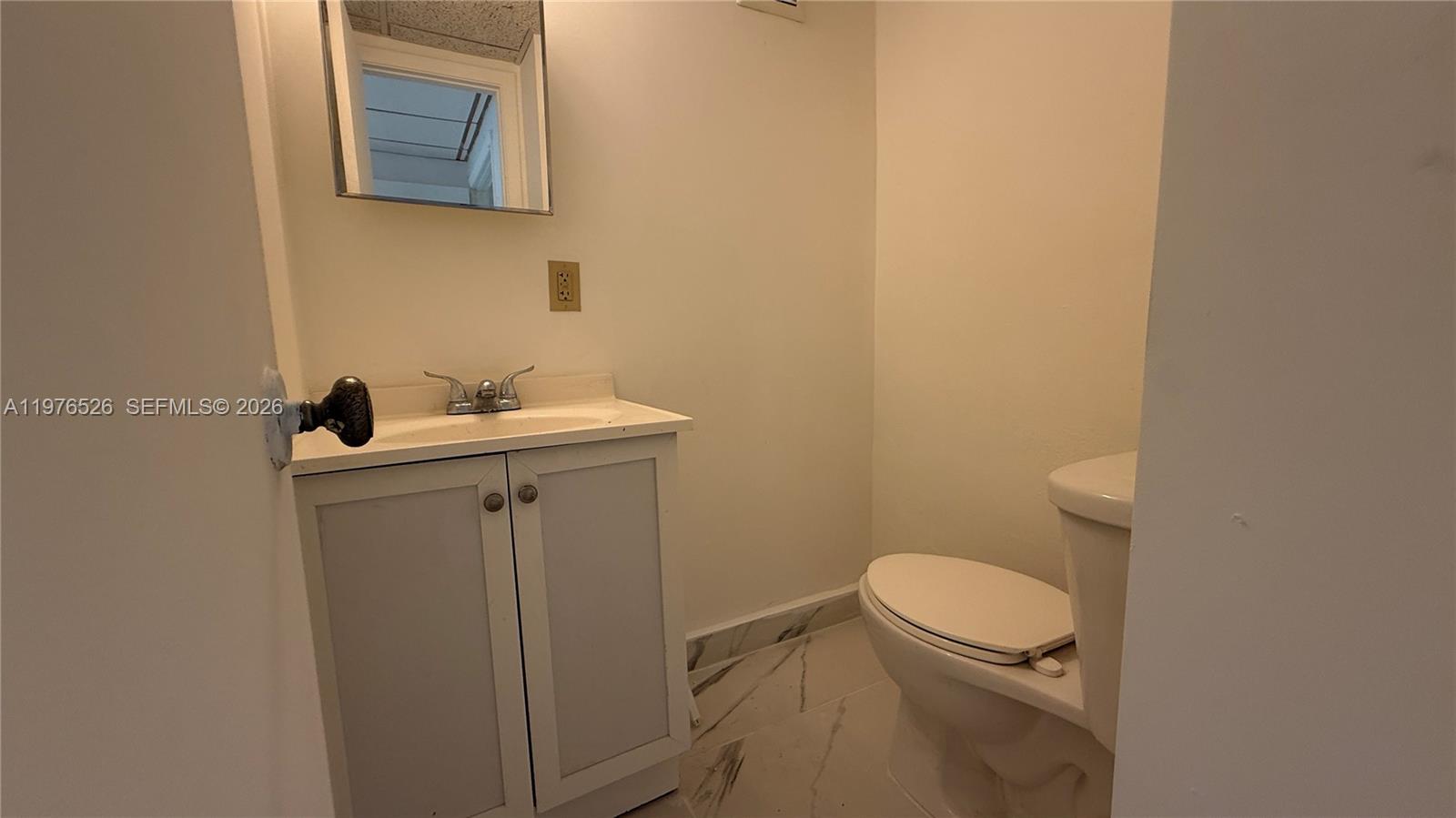 1  /   sq. ft. $ 2026-03-04 0 foto