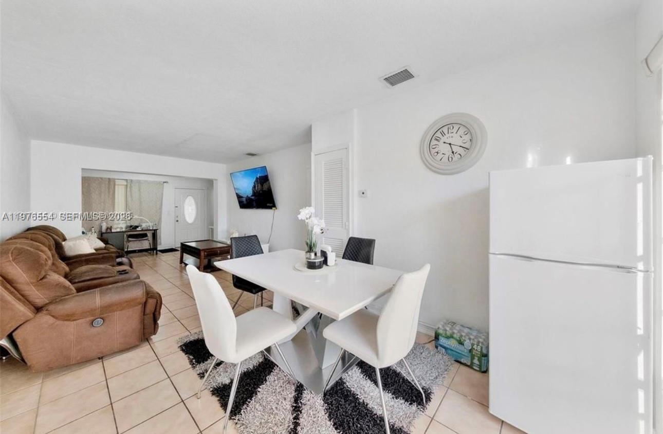 5300 3 / 2 1196 sq. ft. $ 2026-03-04 0 foto