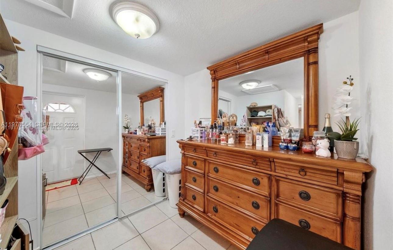 5300 3 / 2 1196 sq. ft. $ 2026-03-04 0 foto