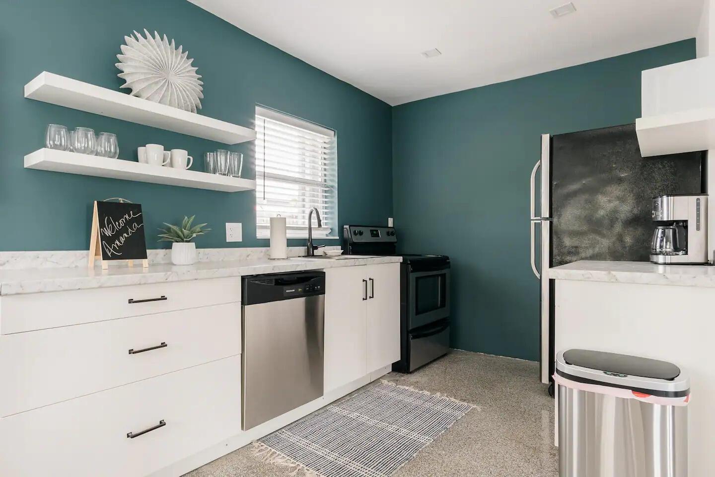 Ver detalles / 0 2055 sq. ft. $ 2026-07-31 0 foto