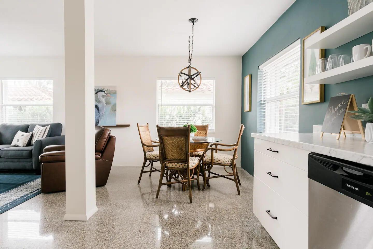 Ver detalles / 0 2055 sq. ft. $ 2026-07-31 0 foto