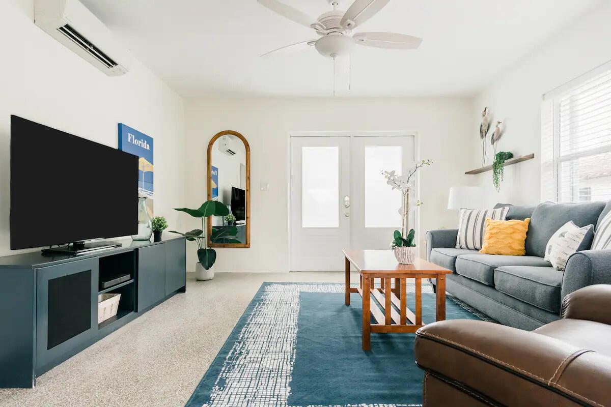 Ver detalles / 0 2055 sq. ft. $ 2026-07-31 0 foto