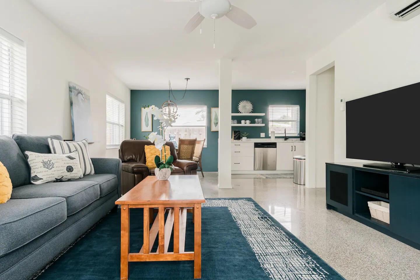 Ver detalles / 0 2055 sq. ft. $ 2026-07-31 0 foto