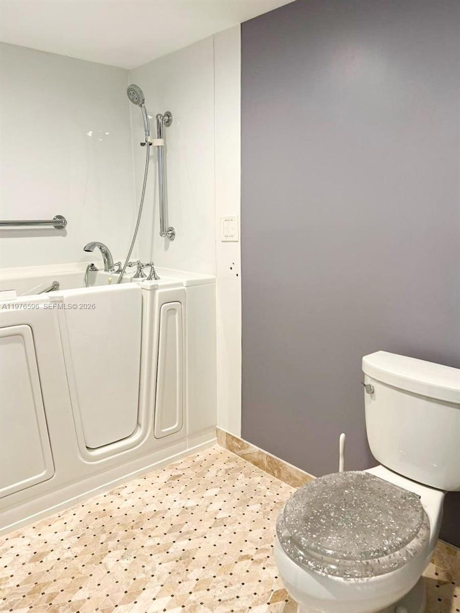 902 1 / 2 1240 кв.футов $ 2026-03-04 0 Фото