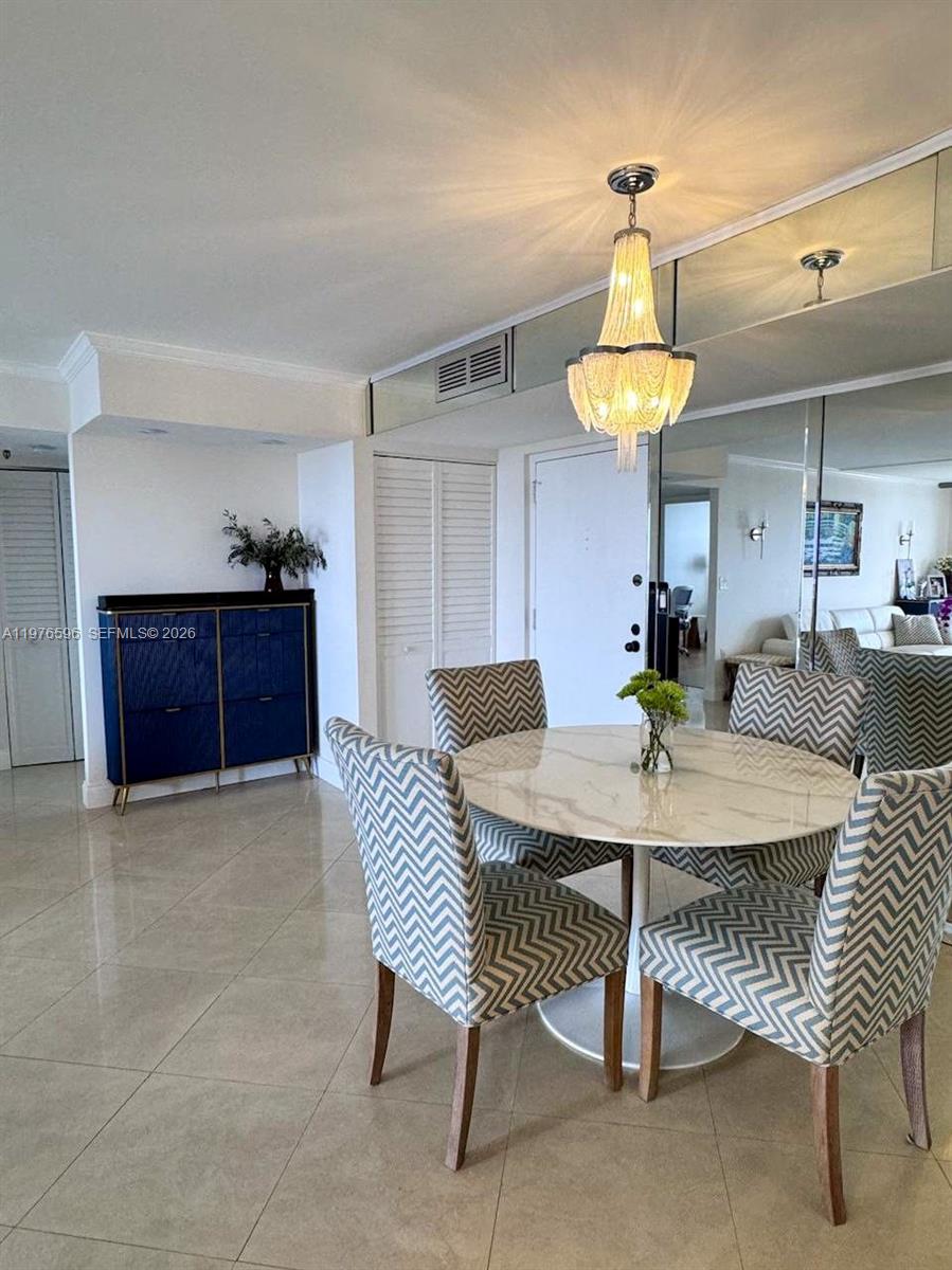 902 1 / 2 1240 кв.футов $ 2026-03-04 0 Фото