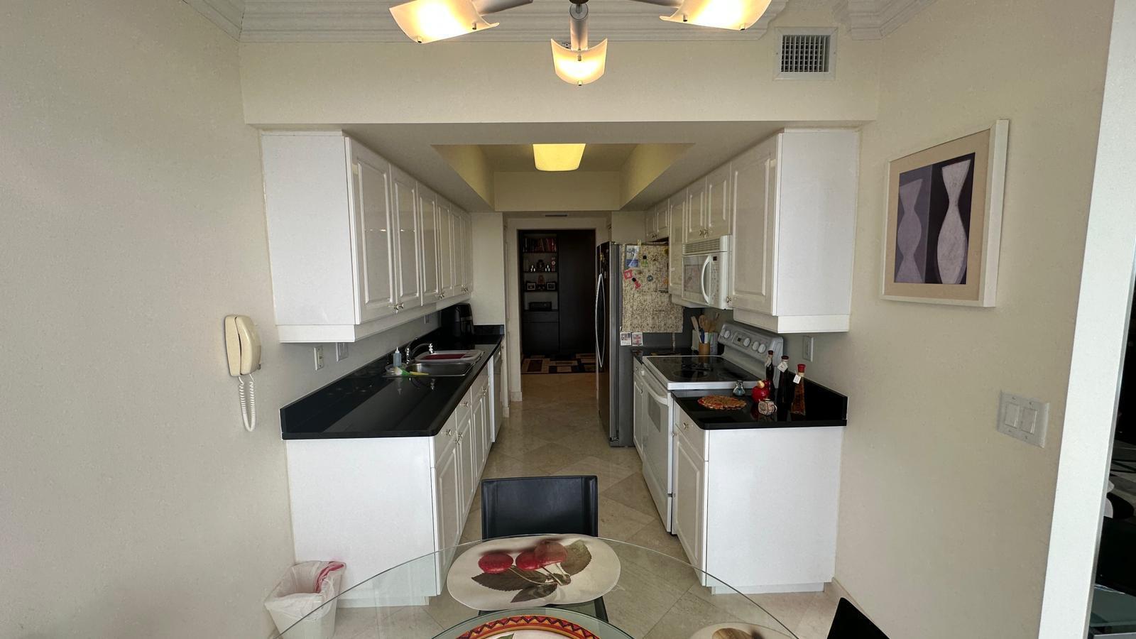 Photo of 21055 Yacht Club  #1804, Aventura, Florida, 33180 - Kitchen