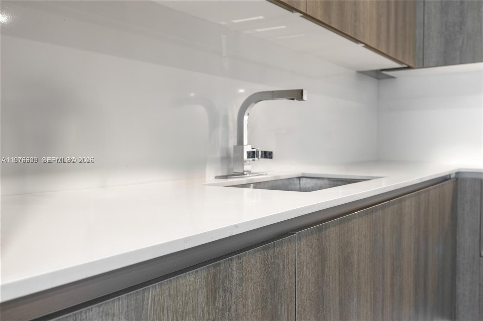 502 2 / 3 1384 sq. ft. $ 2026-03-04 0 foto