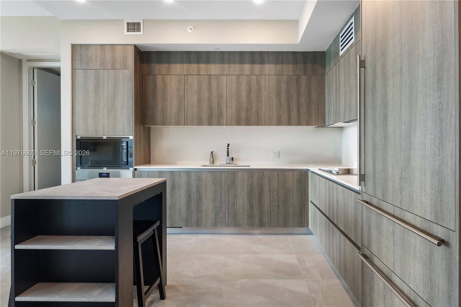 502 2 / 3 1384 sq. ft. $ 2026-03-04 0 foto