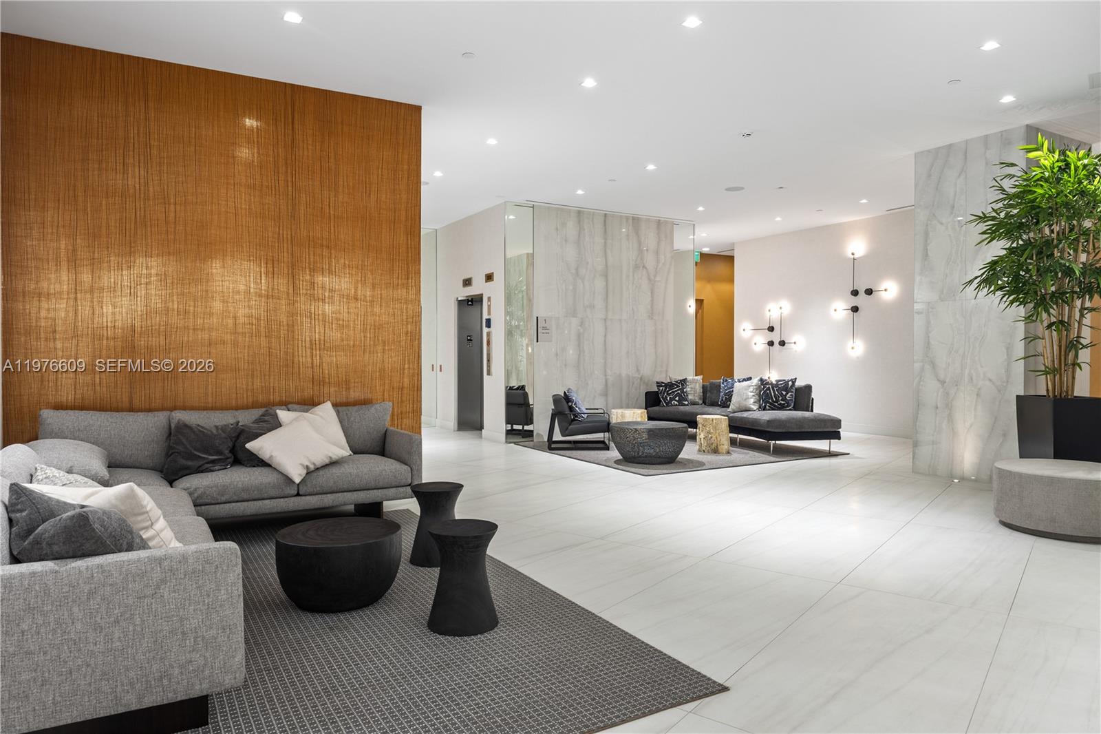 502 2 / 3 1384 sq. ft. $ 2026-03-04 0 foto