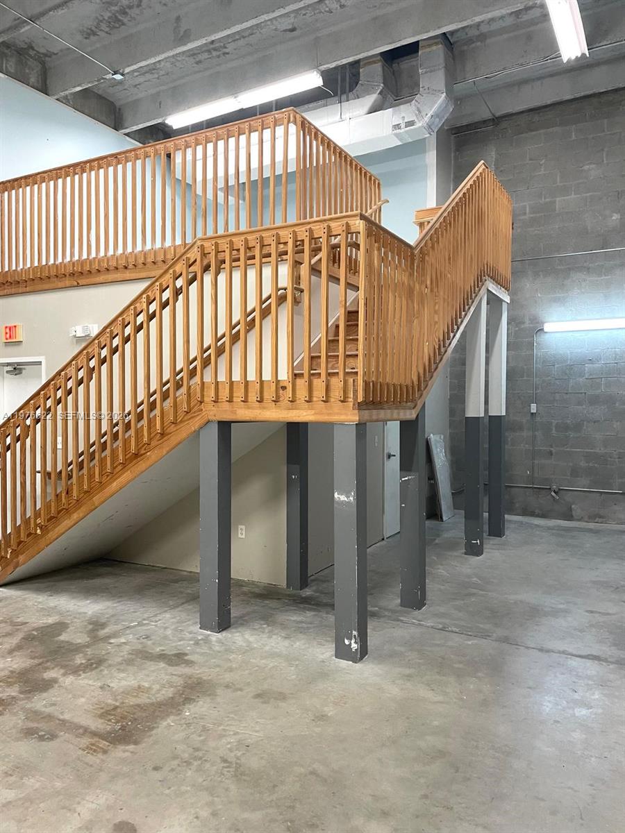 5  /   sq. ft. $ 2026-03-04 0 foto