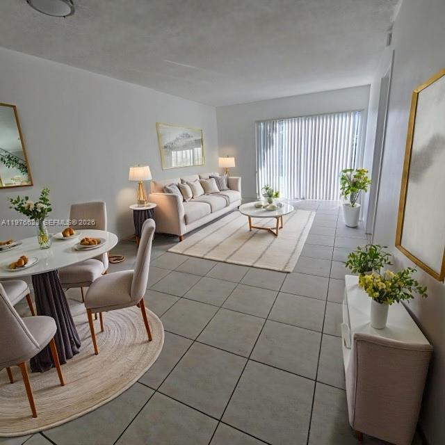 108  /   кв.футов $ 2026-03-04 0 Фото