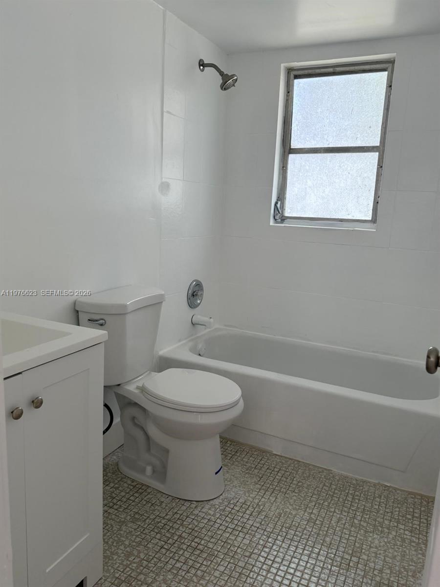 108  /   кв.футов $ 2026-03-04 0 Фото