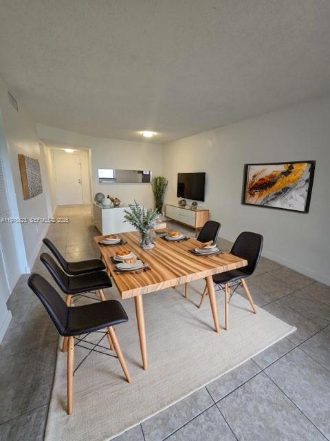 108  /   кв.футов $ 2026-03-04 0 Фото