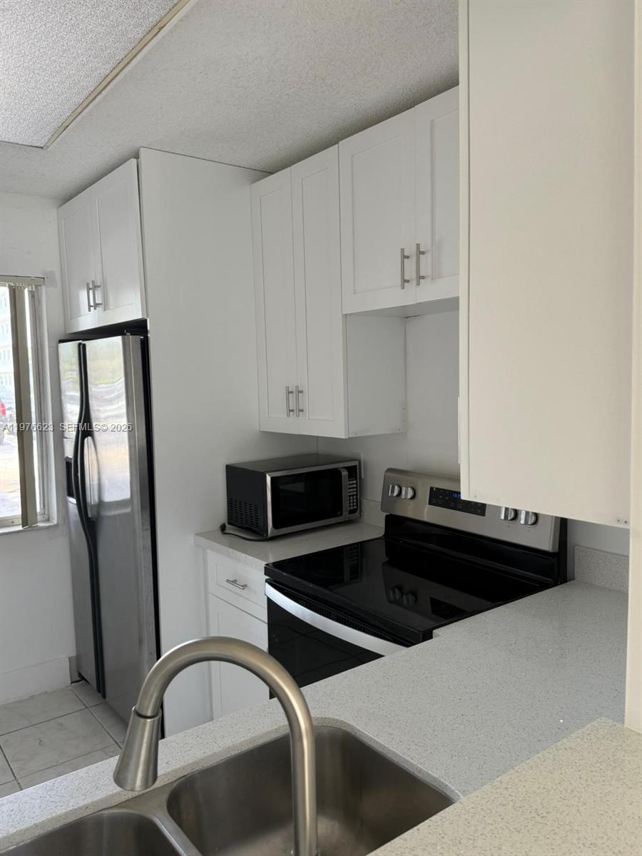 108  /   кв.футов $ 2026-03-04 0 Фото