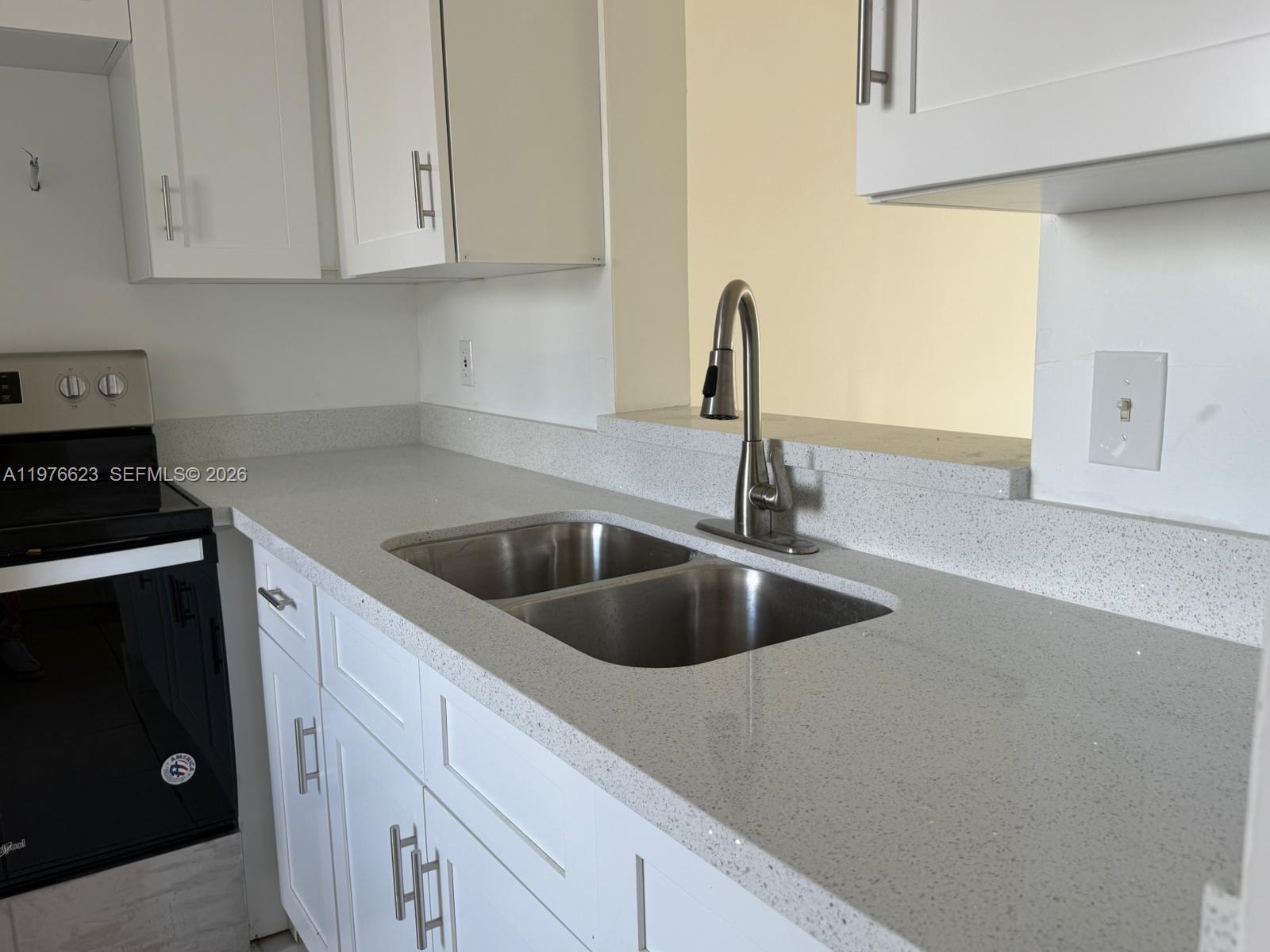 108  /   кв.футов $ 2026-03-04 0 Фото