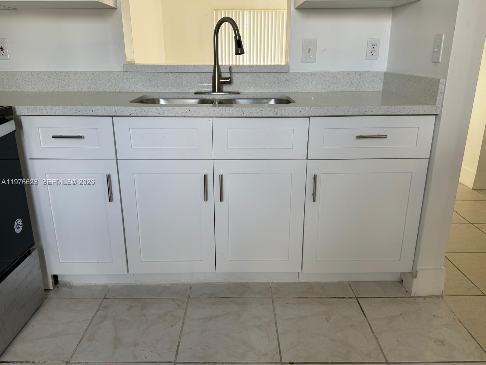 108  /   кв.футов $ 2026-03-04 0 Фото