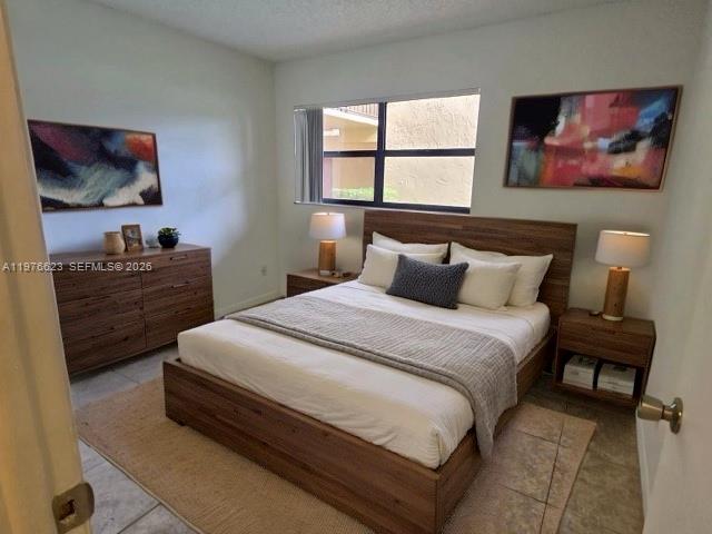 108  /   кв.футов $ 2026-03-04 0 Фото