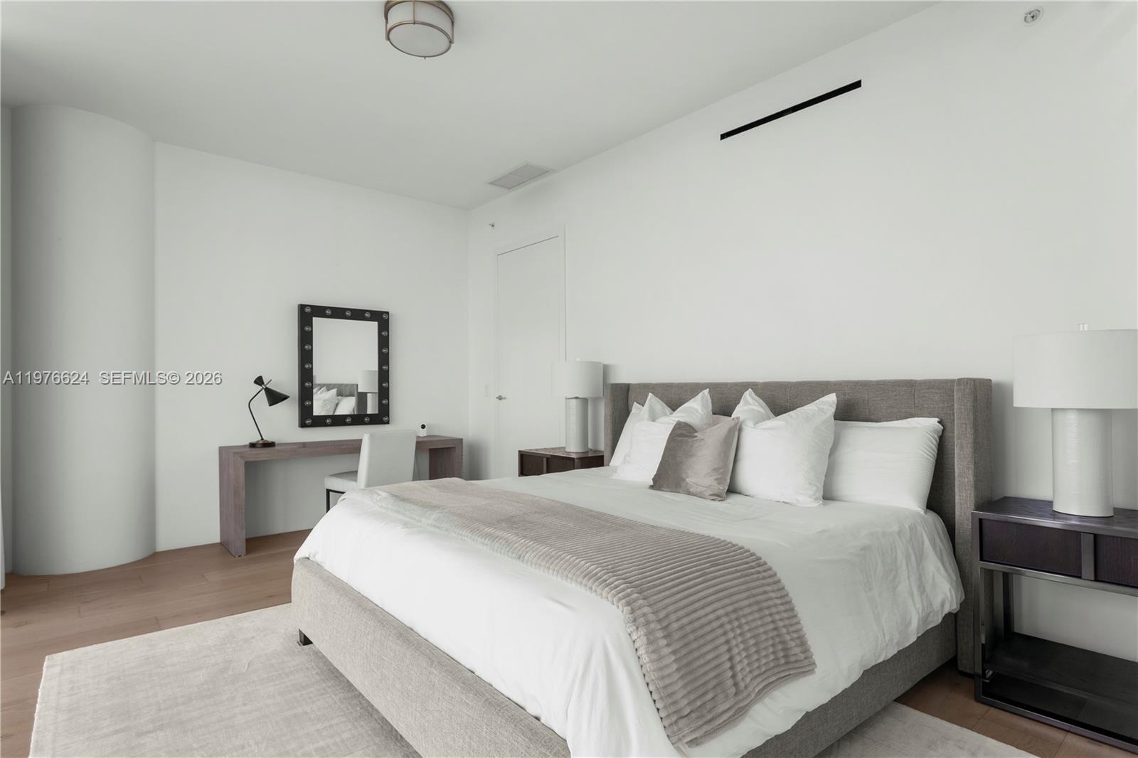 Подробнее 604 2 / 3 1457 кв.футов $ 2026-03-04 0 Фото