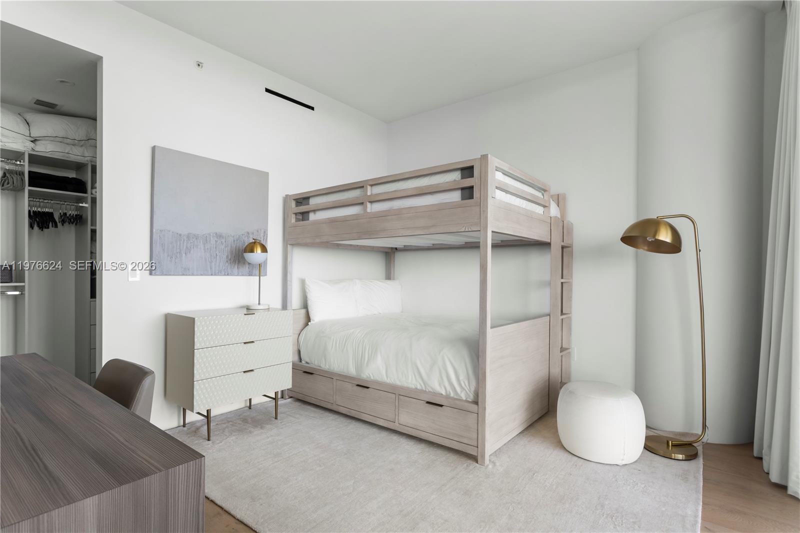 Подробнее 604 2 / 3 1457 кв.футов $ 2026-03-04 0 Фото