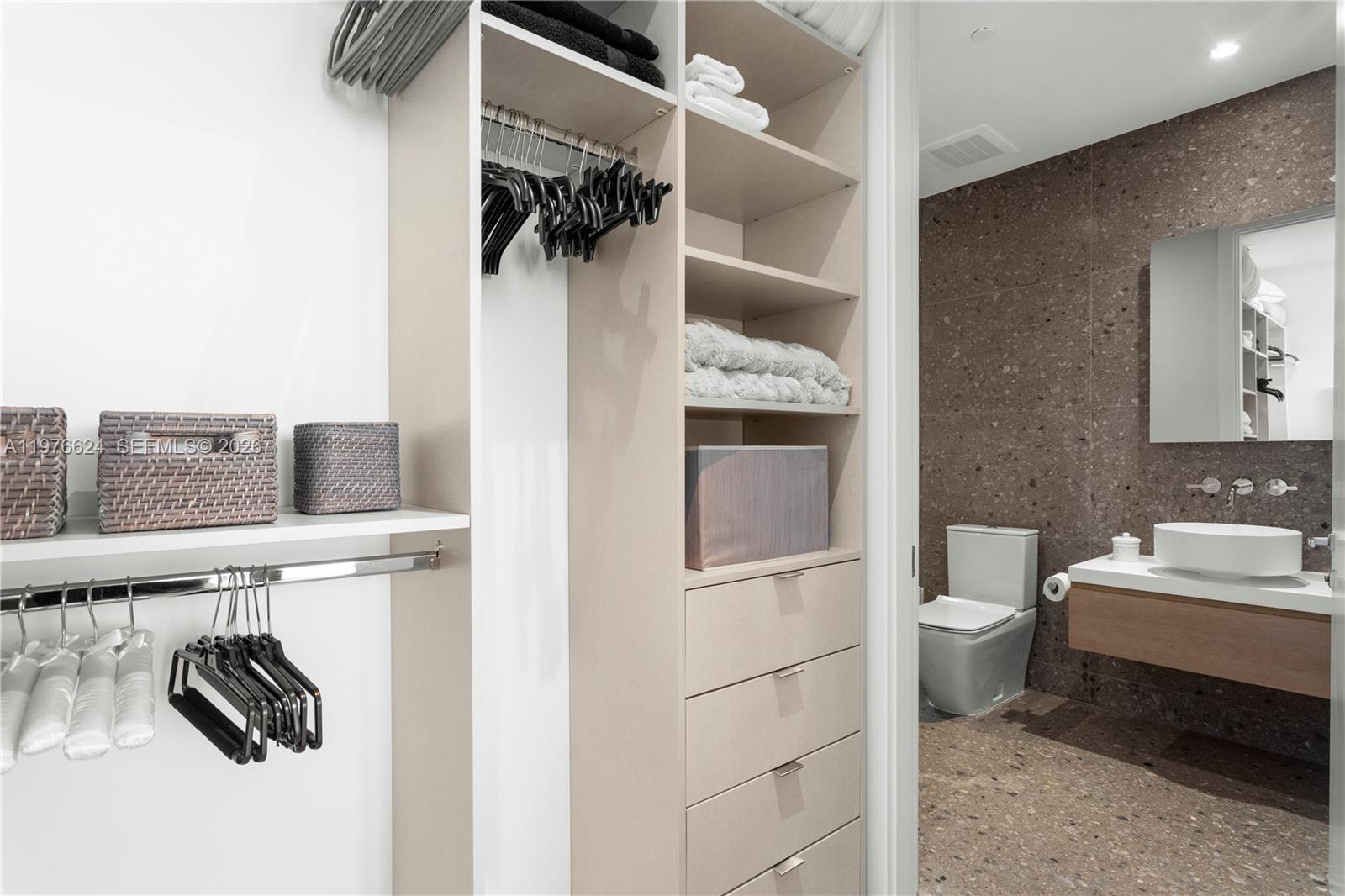 Подробнее 604 2 / 3 1457 кв.футов $ 2026-03-04 0 Фото