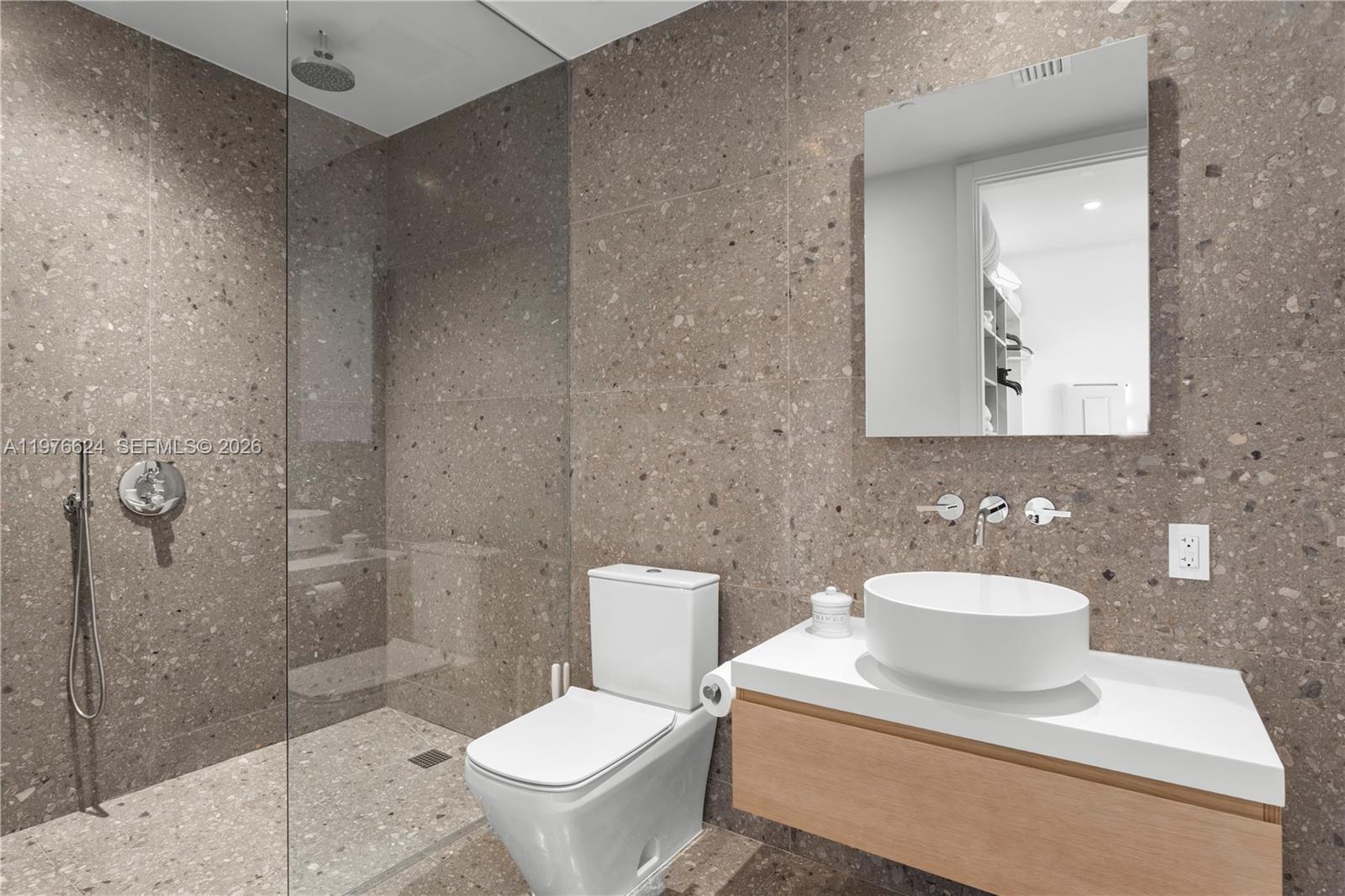 Подробнее 604 2 / 3 1457 кв.футов $ 2026-03-04 0 Фото