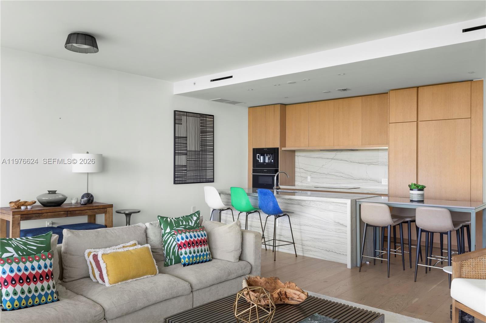 Подробнее 604 2 / 3 1457 кв.футов $ 2026-03-04 0 Фото