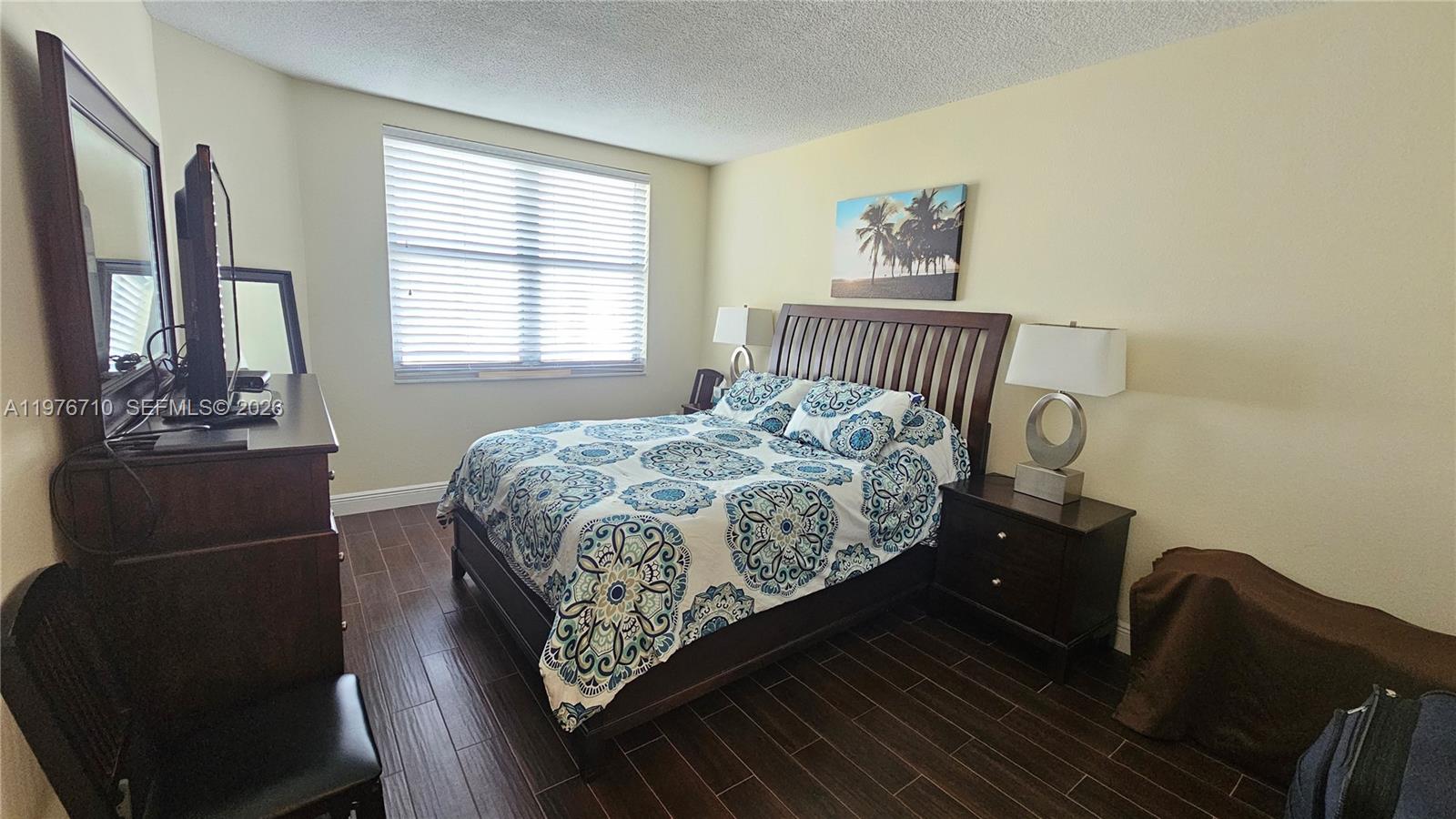 7M 1 / 2 870 sq. ft. $ 2026-03-04 0 foto