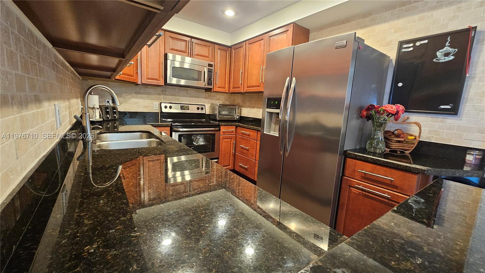 7M 1 / 2 870 sq. ft. $ 2026-03-04 0 foto