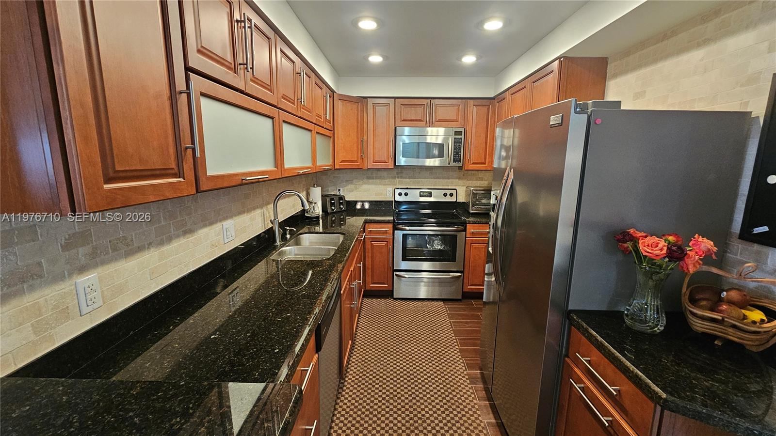 7M 1 / 2 870 sq. ft. $ 2026-03-04 0 foto