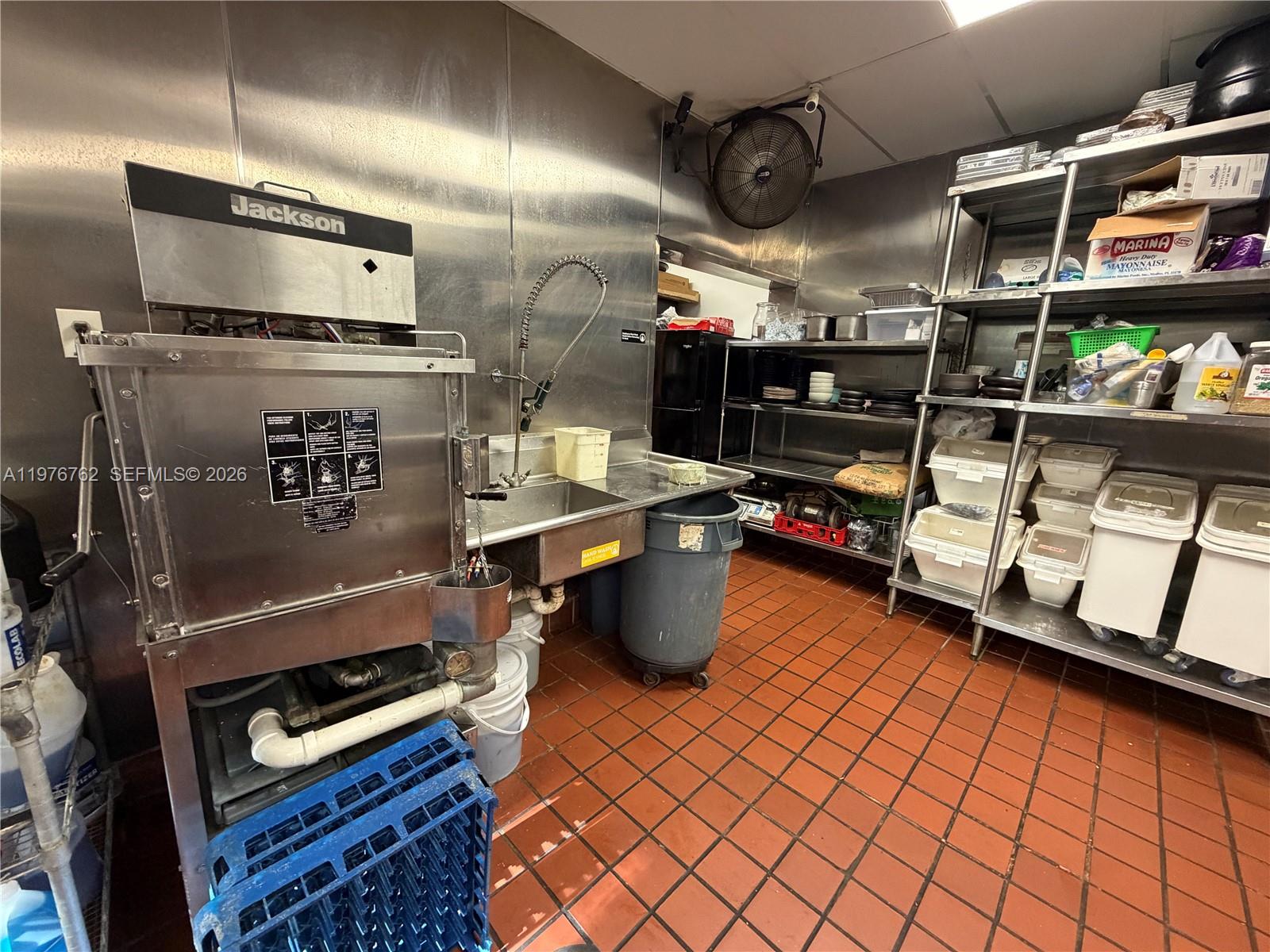   /   кв.футов $ 2026-03-04 0 Фото