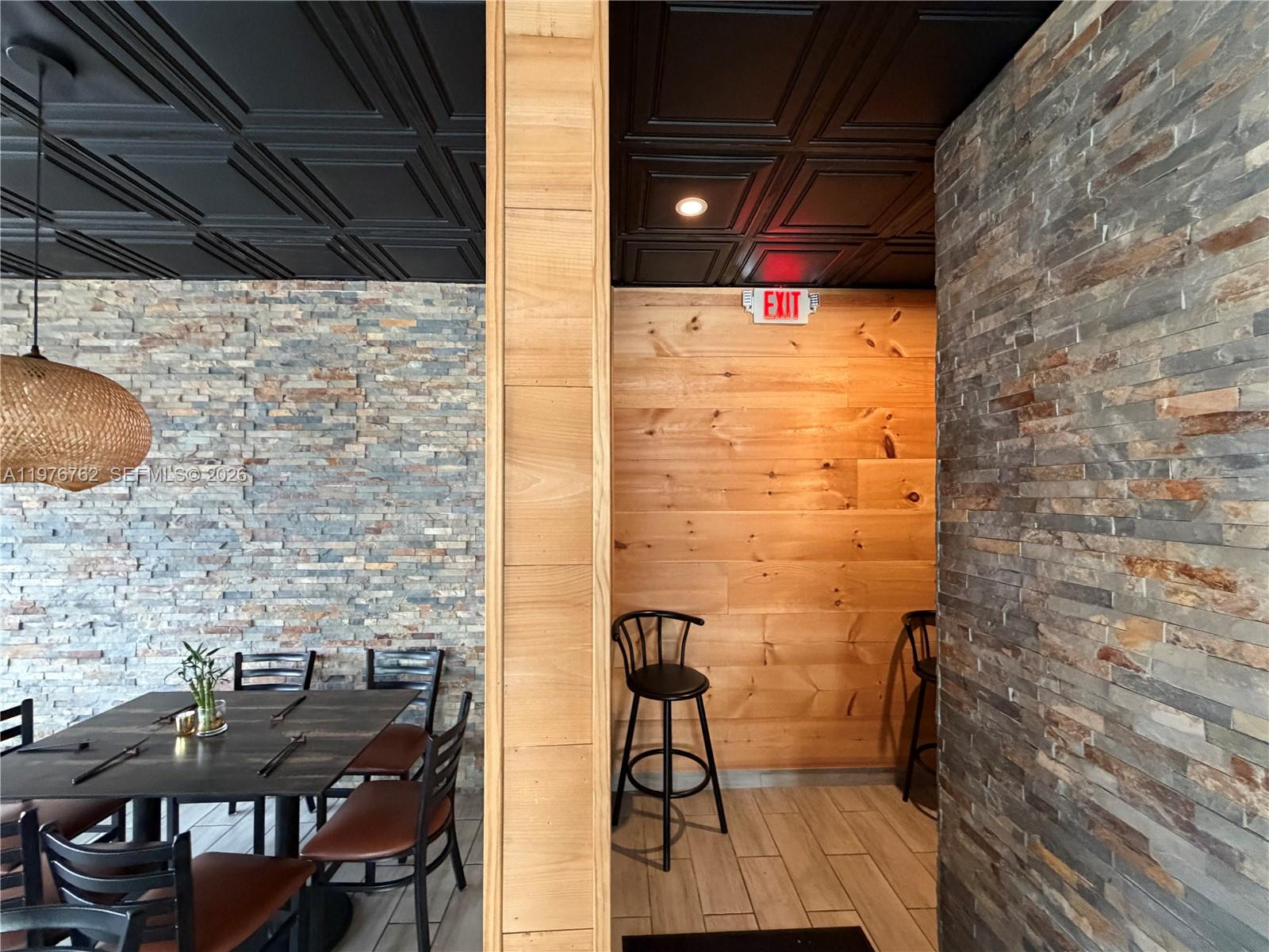   /   кв.футов $ 2026-03-04 0 Фото