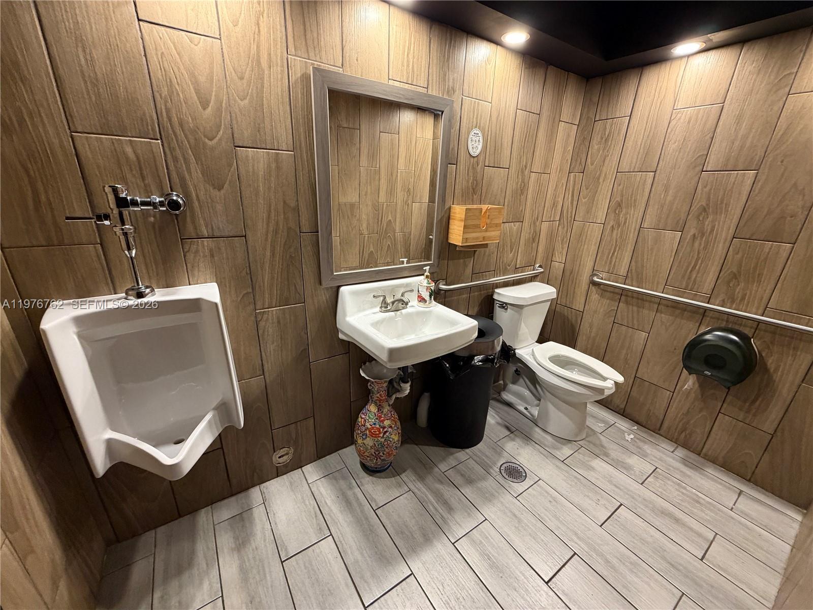   /   кв.футов $ 2026-03-04 0 Фото