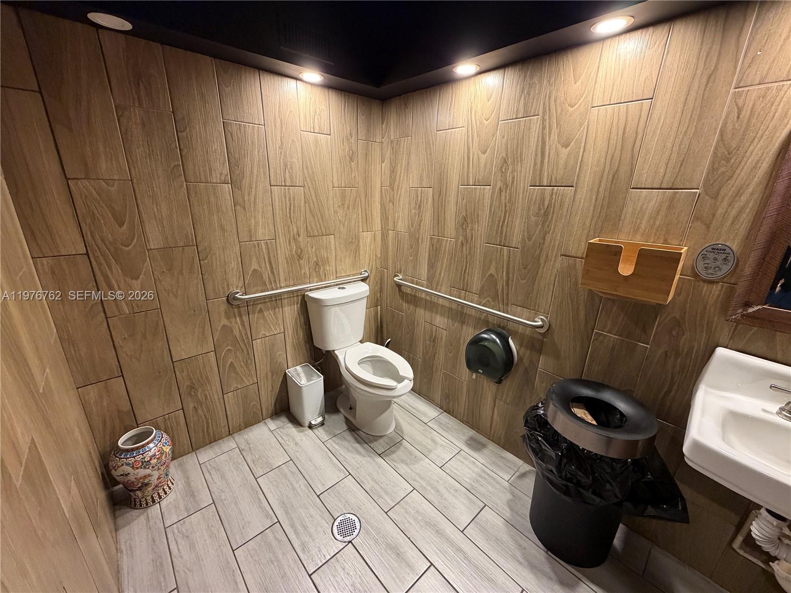   /   кв.футов $ 2026-03-04 0 Фото