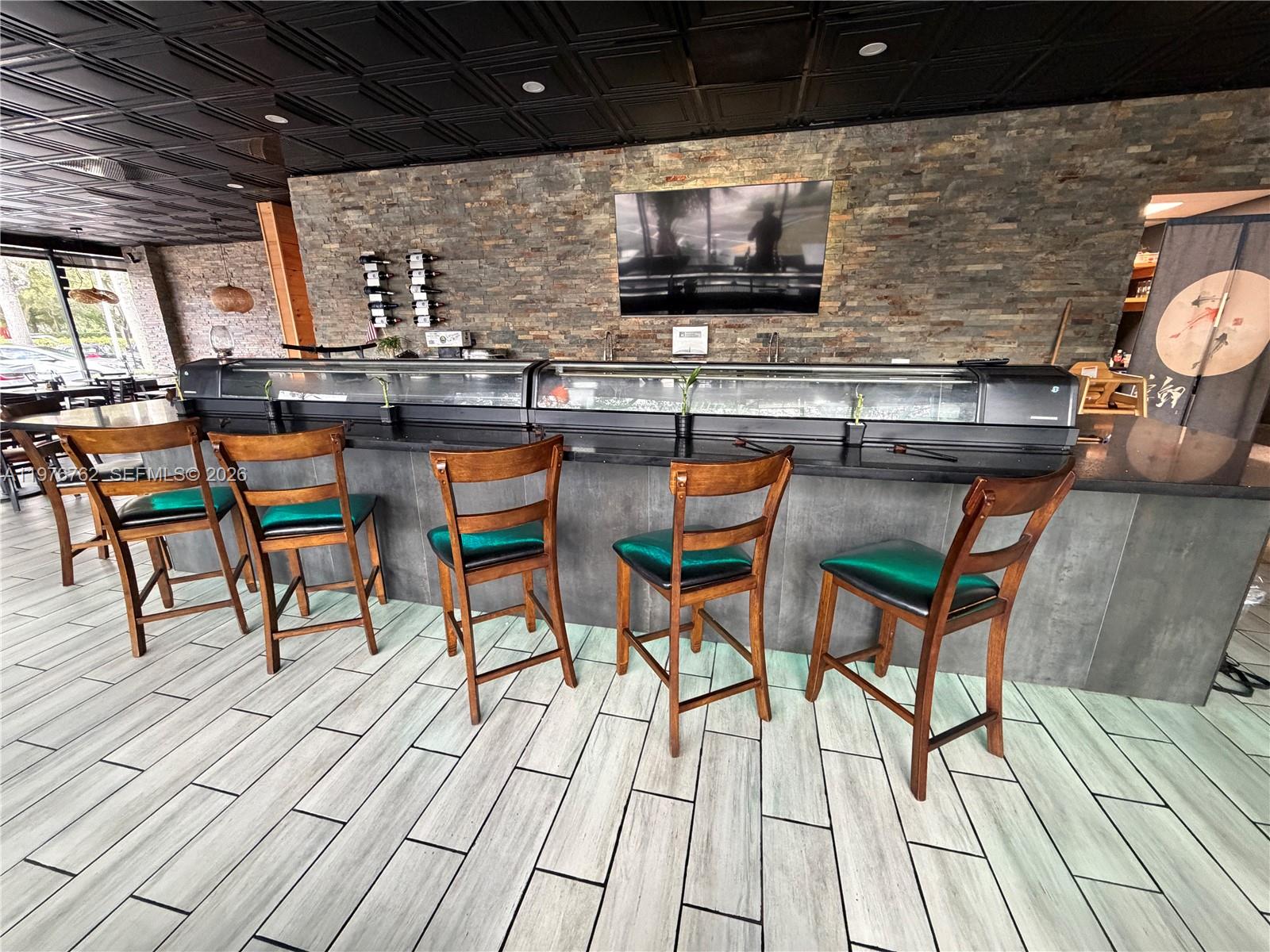   /   кв.футов $ 2026-03-04 0 Фото