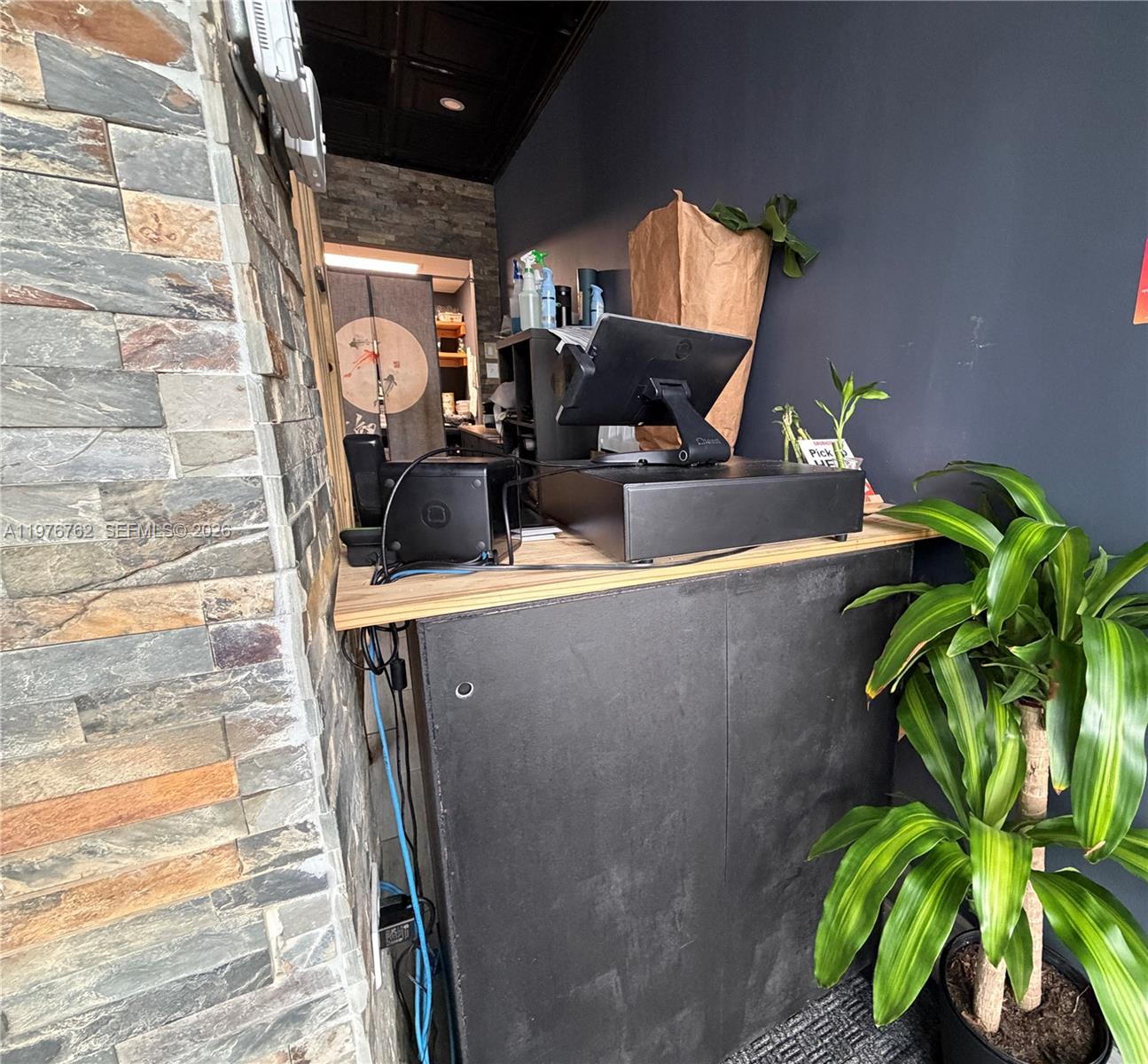   /   кв.футов $ 2026-03-04 0 Фото