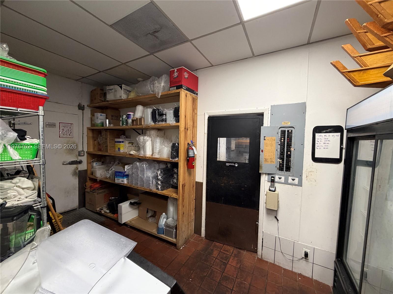   /   кв.футов $ 2026-03-04 0 Фото