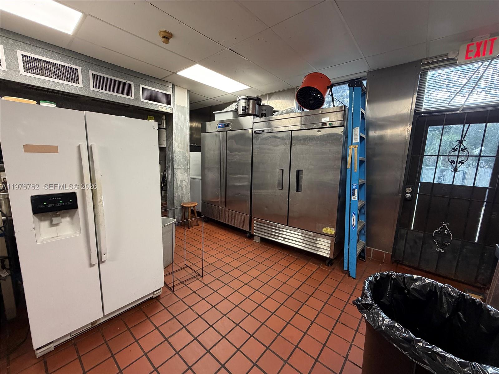   /   кв.футов $ 2026-03-04 0 Фото