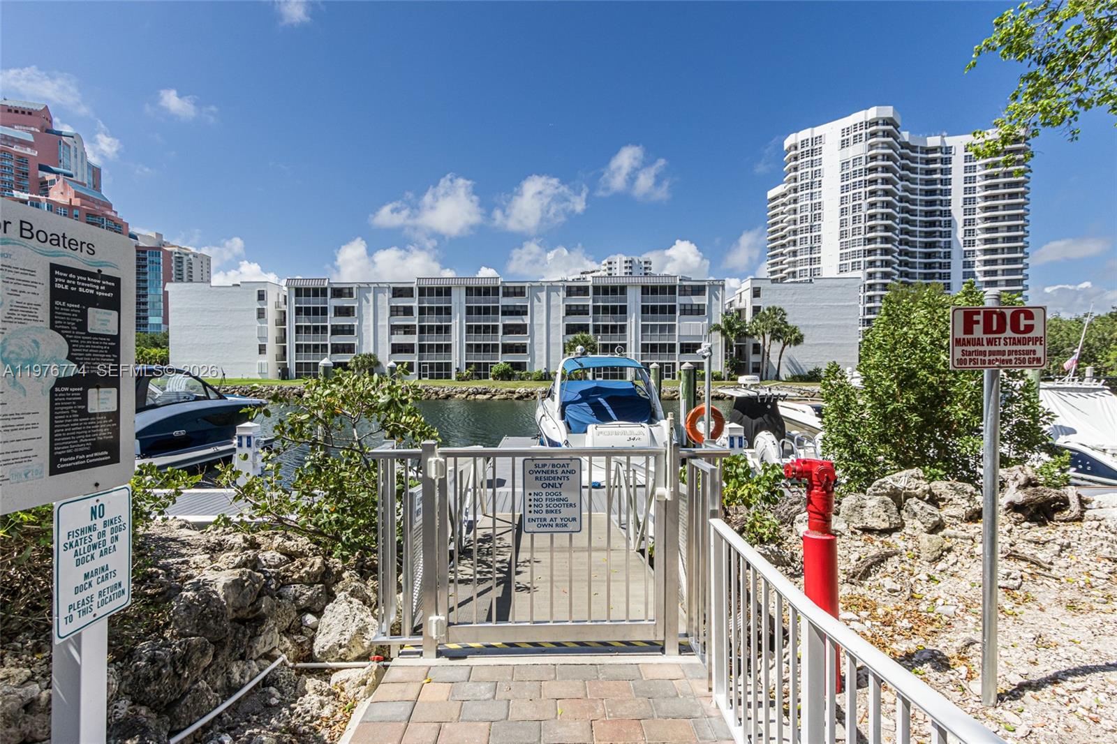   /   кв.футов $ 2026-03-04 0 Фото